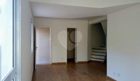 Sobrado à venda com 3 quartos, sendo 1 suíte,  em Jardim Prudência, São Paulo, SP