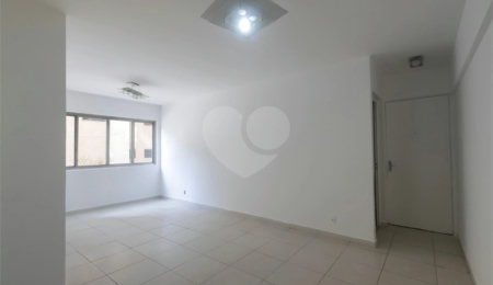 Apartamento à venda com 3 quartos, sendo 1 suíte,  em Itaim Bibi, São Paulo, SP