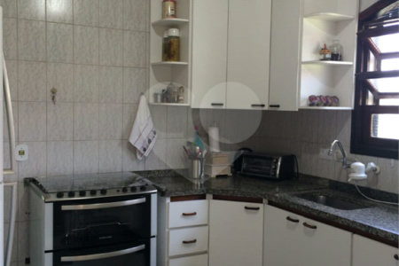 Casa à venda com 4 quartos, sendo 2 suítes, no condomínio Vinhas da Vista Alegre - Lado Sede, Vinhedo - SP