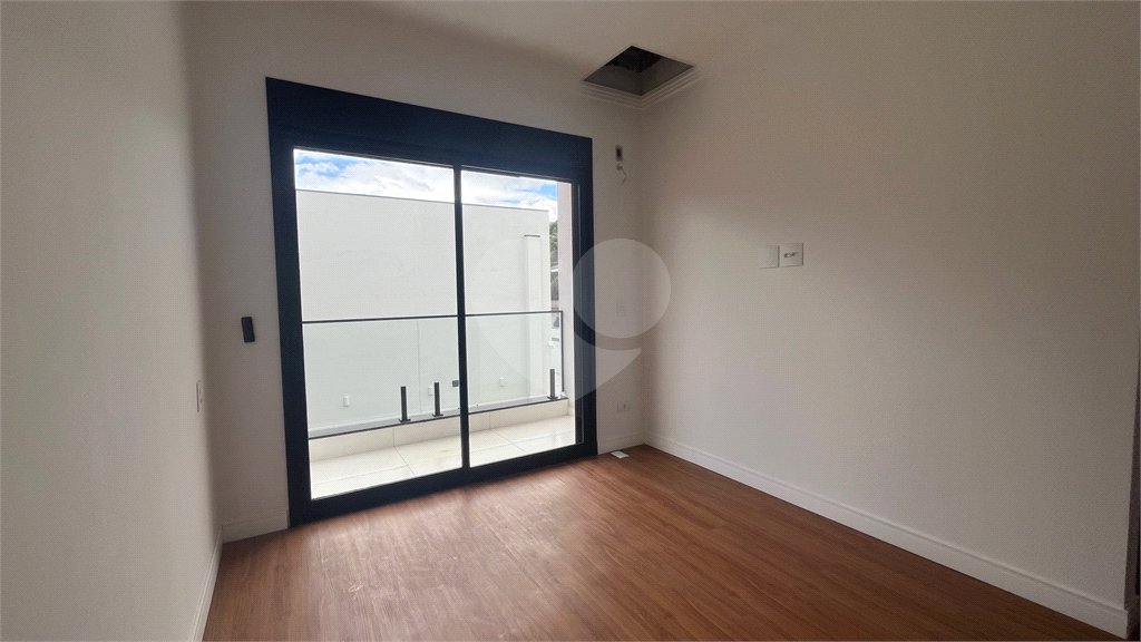 Casa à venda com 3 suítes no condomínio Village Itaguaçu, Atibaia - SP