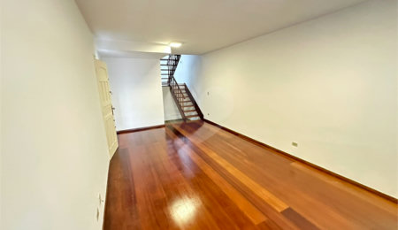Casa à venda com 3 quartos, sendo 1 suíte,  em Jardim Trussardi, São Paulo, SP