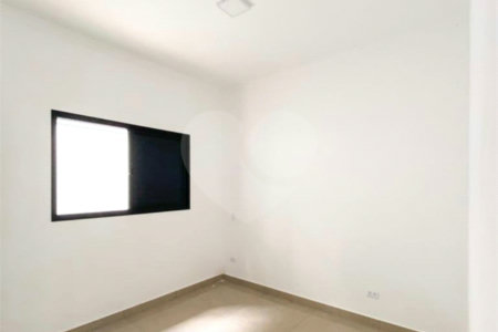 Casa à venda com 2 quartos, sendo 1 suíte, no condomínio Residencial Beija Flor, Atibaia - SP