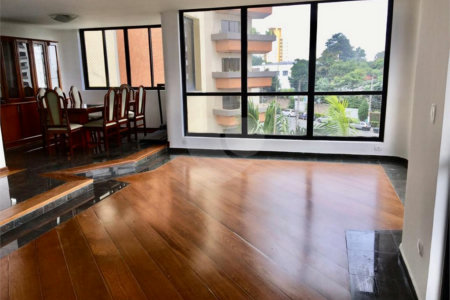 Apartamento à venda com 4 quartos, sendo 2 suítes, em Bosque da Saúde, São Paulo, SP