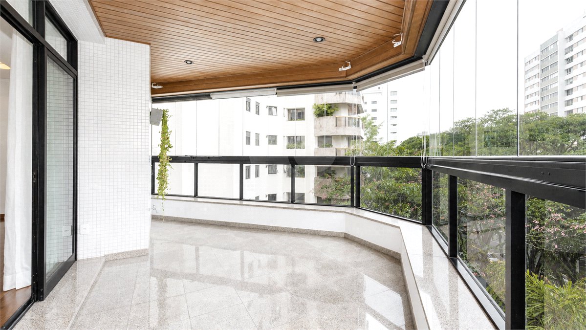 Apartamento à venda com 4 quartos, sendo 2 suítes,  em Brooklin Paulista, São Paulo, SP