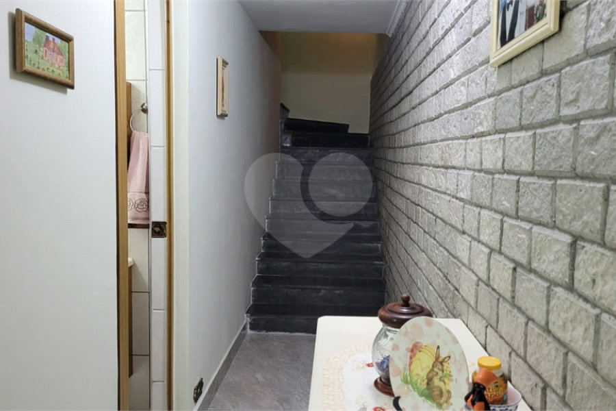 Casa à venda com 4 quartos, sendo 1 suíte, em Parque Maria Domitila, São Paulo, SP