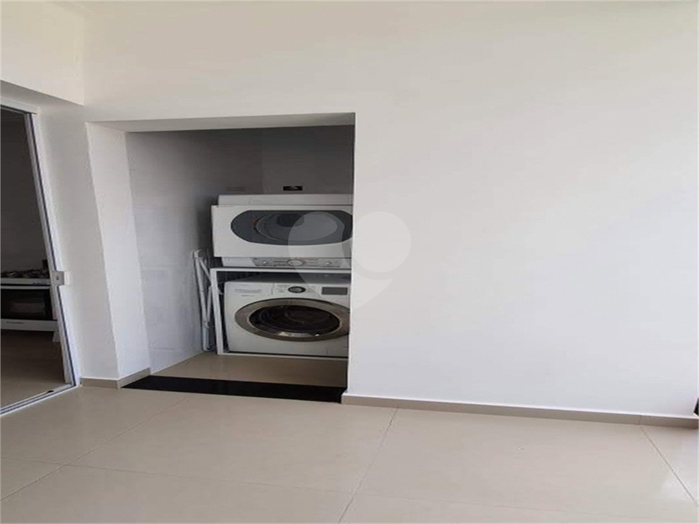 Casa à venda com 3 quartos, sendo 1 suíte, em Vila Santa Rosália, São Roque, SP