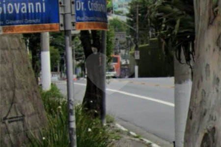 Terreno à venda no condomínio Jd Leonor, São Paulo - SP