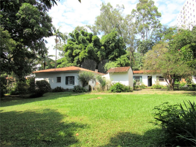 Terreno à venda com 1 quarto, sendo 3 suítes,  em Granja Julieta, São Paulo, SP