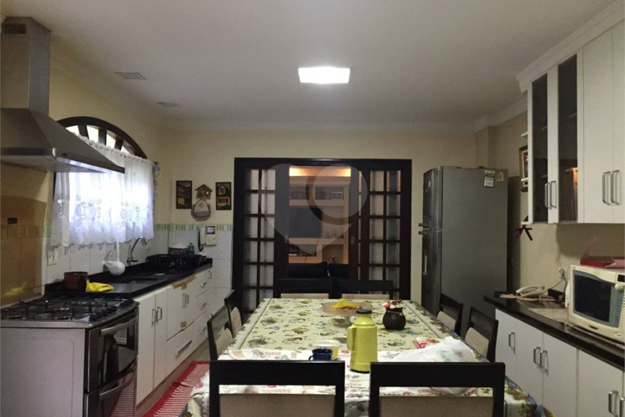 Sobrado 4 quartos, 2 suítes, 2 vagas,