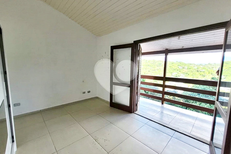 Casa à venda ou para alugar com 7 quartos, sendo 5 suítes, no condomínio Sausalito, Mairiporã - SP