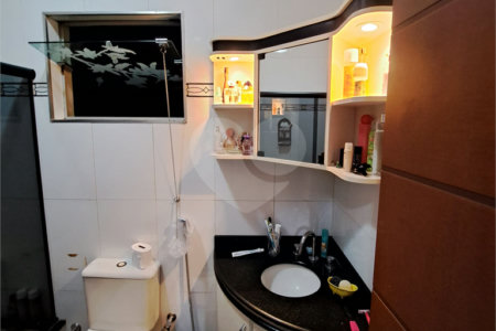 Sobrado à venda com 4 quartos, sendo 2 suítes, em Vila José Bonifácio, Araraquara, SP