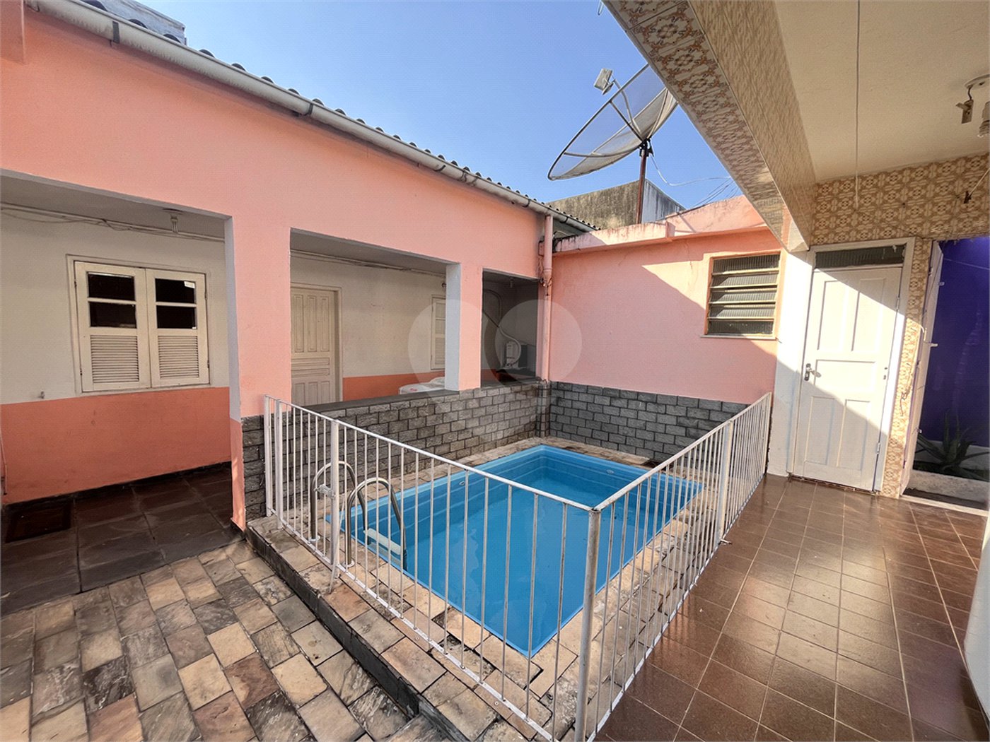 Casa à venda com 3 quartos, sendo 1 suíte,  em Campo Grande, Rio de Janeiro, RJ