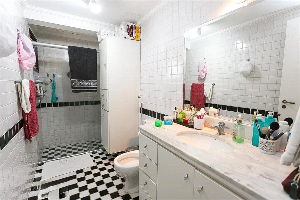Apartamento à venda com 3 quartos, sendo 1 suíte, em Paraíso do Morumbi, São Paulo, SP