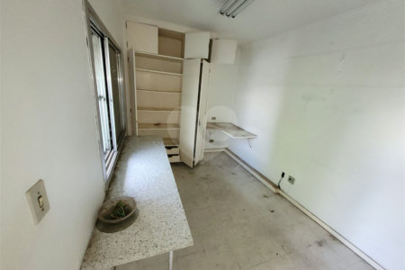 Sobrado à venda com 10 quartos em Campo Belo, São Paulo, SP