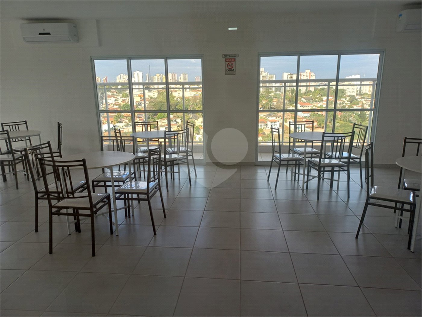 Apartamento no Condomínio Mirante Araucária.