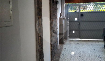 Sobrado à venda com 3 quartos em Vila Cordeiro, São Paulo, SP