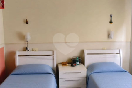 Casa à venda com 5 quartos, sendo 4 suítes, no condomínio Porto Atibaia, Atibaia - SP