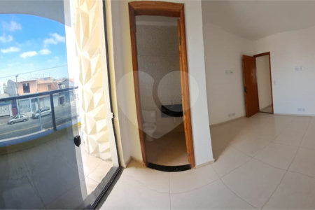Sobrado novo de 3 quartos, 1 suíte, com 100 m², 2 vagas de garagem à venda no Jardim Eliane SP