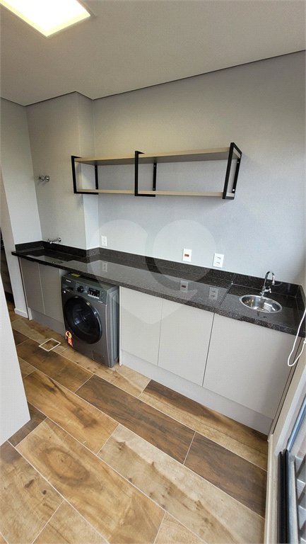 Apartamento de 2 quartos mobiliado à venda no Paraíso