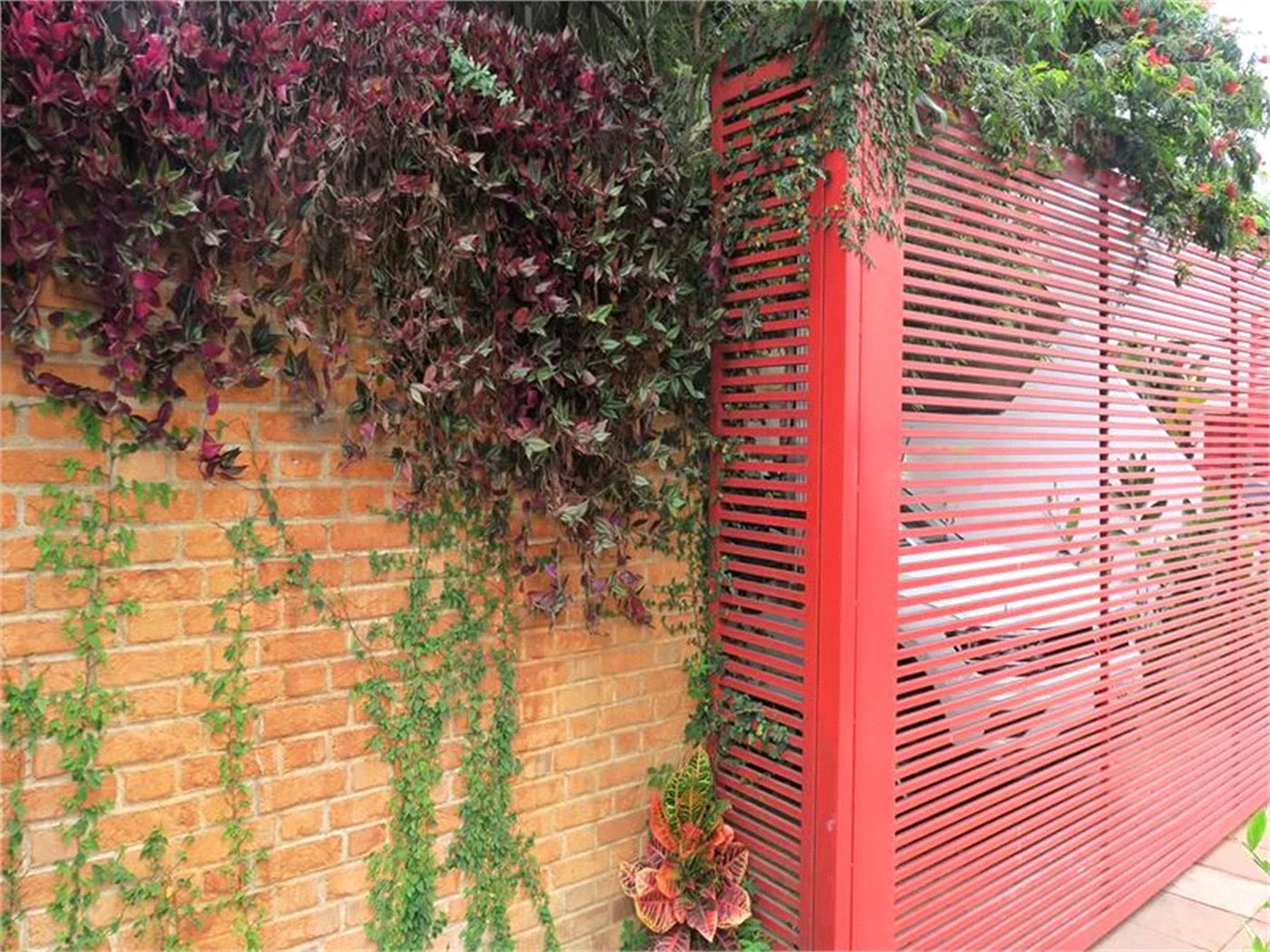 Casa à venda com 4 quartos, sendo 2 suítes, em Jardim Leonor, São Paulo, SP
