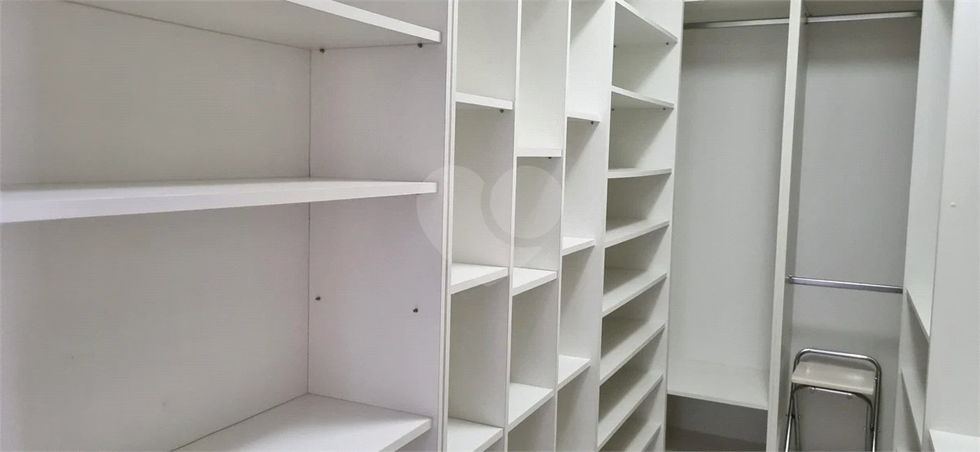 Lindo sobrado com 4 suites e piscina à venda, 365m², por R$ 2.450.000,00 no condomínio Villa Suiça, em Indaiatuba/SP.