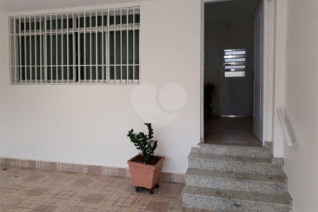 Sobrado á venda 222m² 3 quartos na região do metrô Guilhermina Esperança, Penha