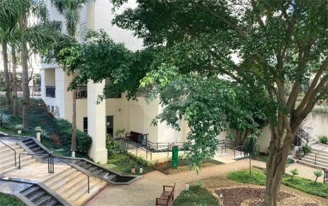 Excelente apartamento de 3 dormitórios, sendo uma Suíte e 2 vagas de garagem.
