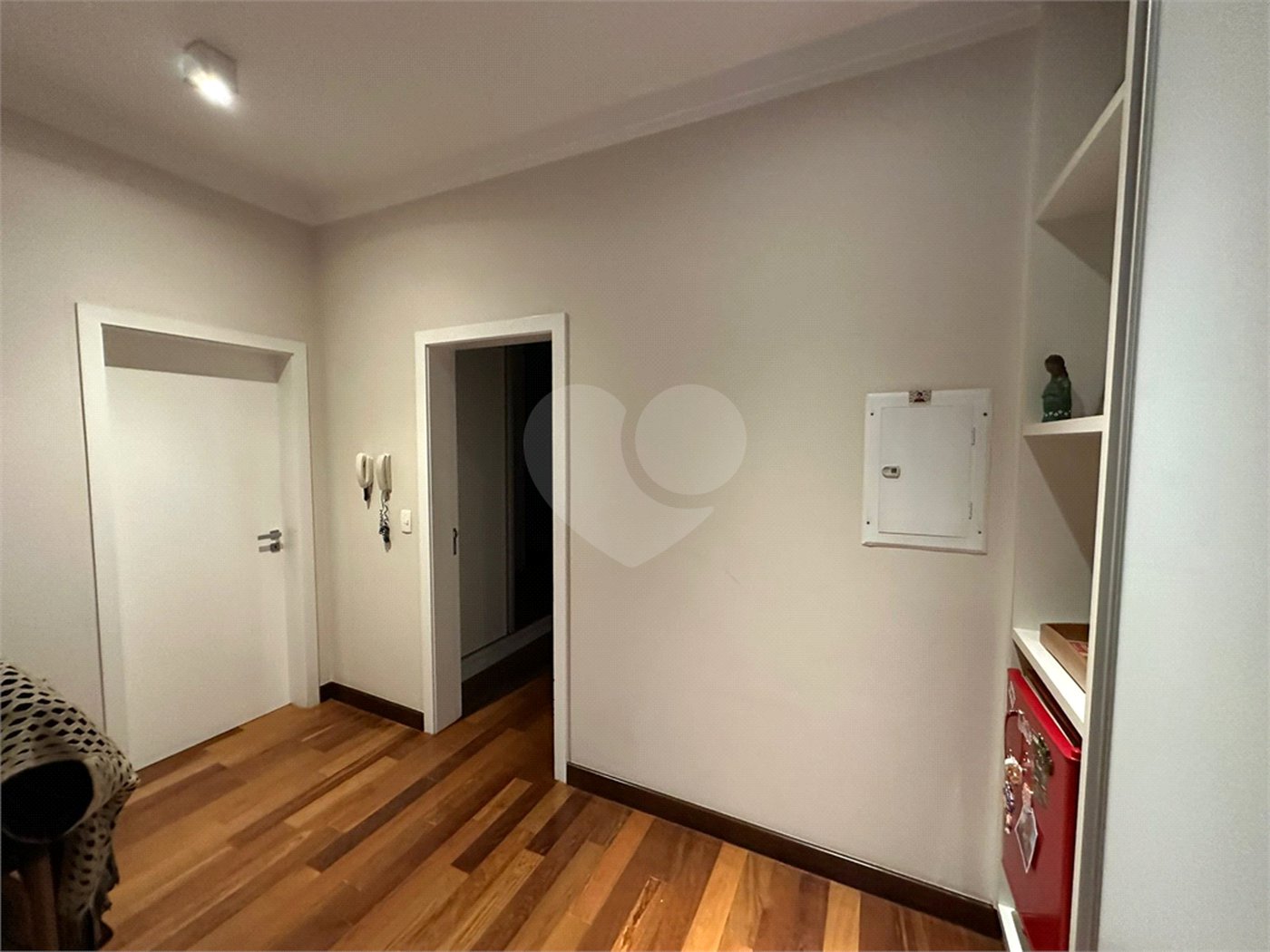 Casa a venda no condomínio Damha II
