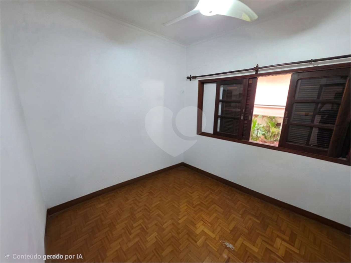 Casa Térrea 5 quartos bem localizada com piscina.
