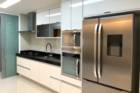 Apartamento à venda no Condomínio Family Garden, Chácara Inglesa, SBC, com 127 m², 3 suítes, varanda gourmet com churrasqueira a carvão, móveis planejados, ar-condicionado, 2 vagas cobertas e lazer completo.