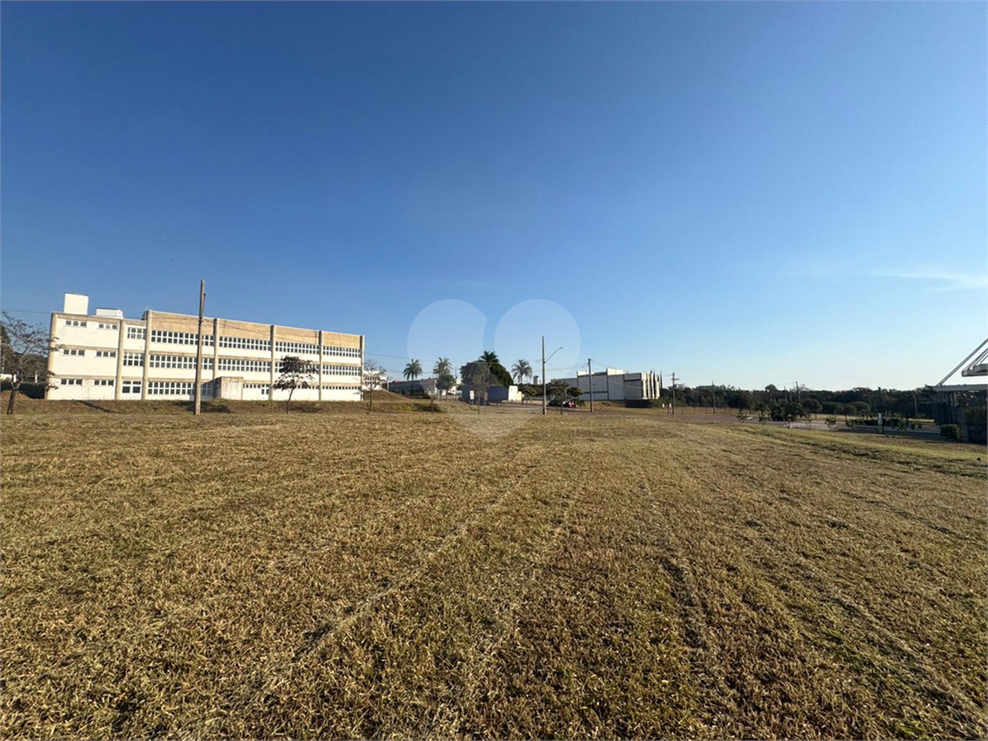 Terreno comercial de 1.685m2 á venda, em Parque Tecnológico Damha II.