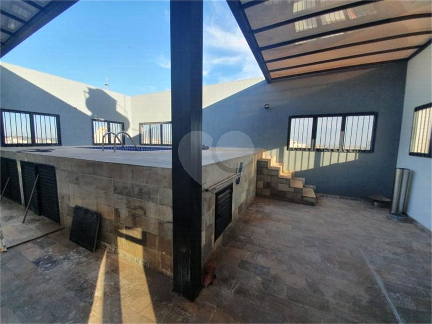 Apartamento Cobertura, no Condomínio Porto Sol.