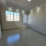 Seu Novo Lar Te Espera: Casa Aconchegante, Pronta para Morar e com 2 dormitórios e Amplo Quintal!