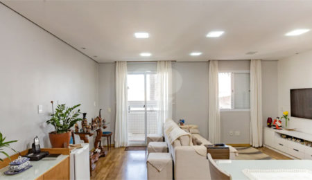 Apartamento à venda com 3 quartos, sendo 1 suíte,  em Vila Gumercindo, São Paulo, SP