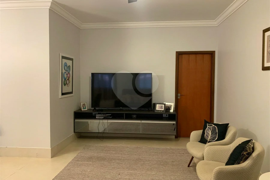 Linda Casa à Venda no Bairro Santa Rosa, na cidade de Piracicaba-SP.