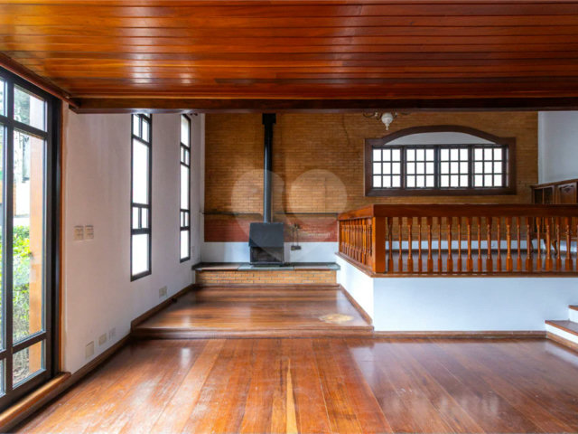 Casa Térrea à venda com 3 quartos, sendo 2 suítes,  em Jardim Marajoara, São Paulo, SP