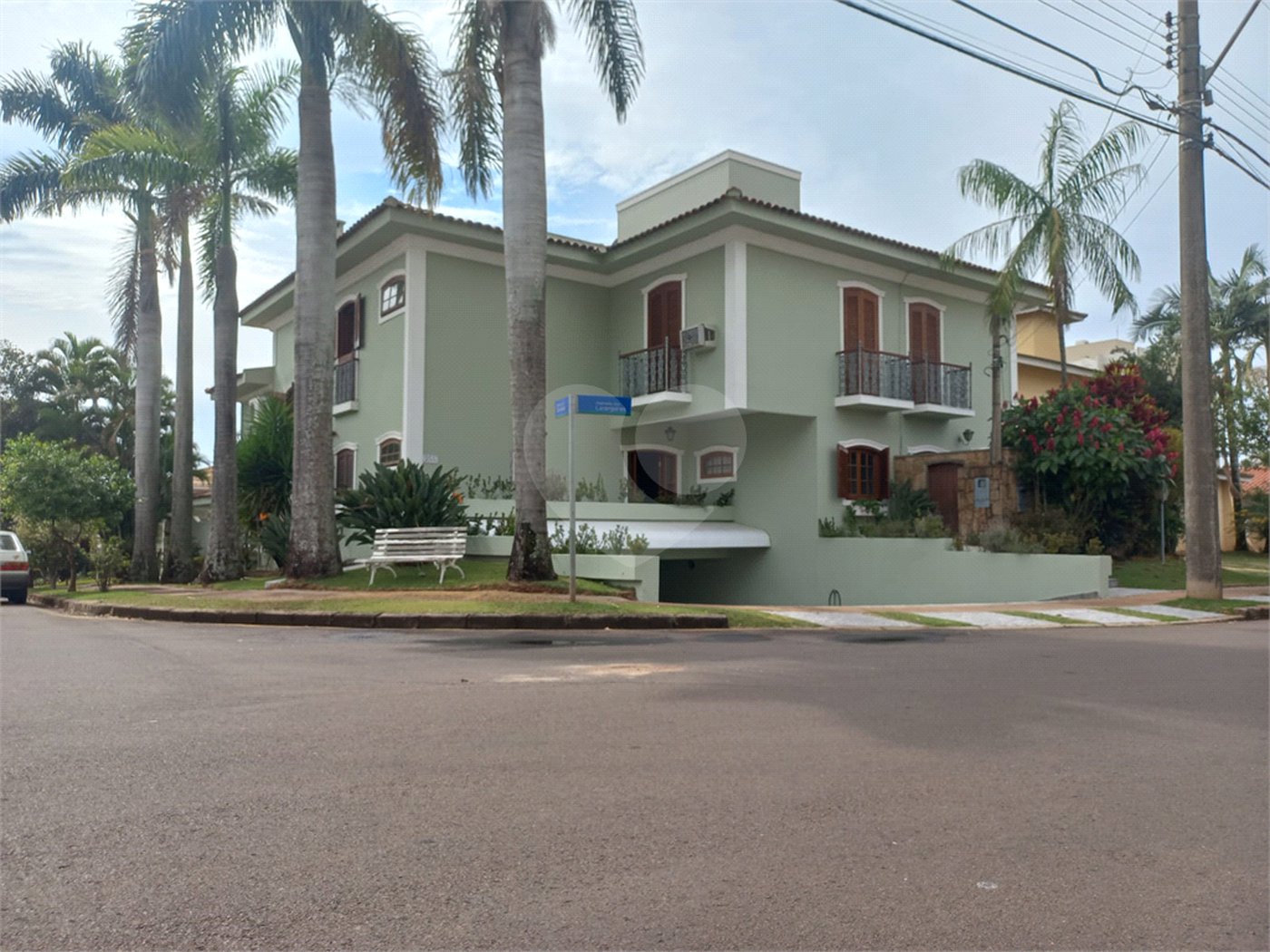 Sobrado no Condomínio Faber 1