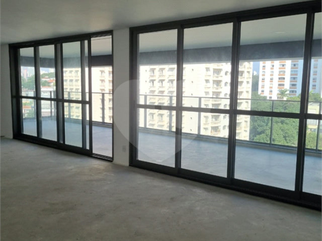Apartamento à venda com 4 quartos, sendo 3 suítes,  em Perdizes, São Paulo, SP