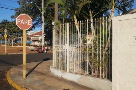 Casa térrea para venda em Araraquara/SP.