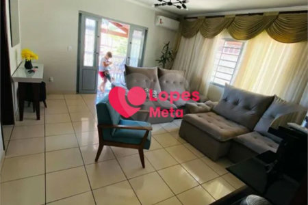 CASA A VENDA, NO BAIRRO JARDIM SATÉLITE, 3 DORMITORIOS 1 SENDO SUÍTE, 4VAGAS DE GARAGEM, SJC/SP