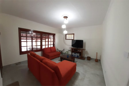 CASA A VENDA NO BAIRRO JARDIM ALVORADA COM 3 DORMITORIOS, 1 SUITE, 3 VAGAS, METRAGEM 250M², Sjc