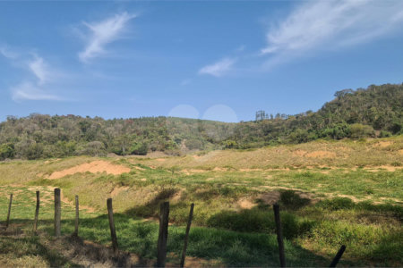 VENDA SÍTIO 48 hectares com estruura para granja, hidroponia e gado