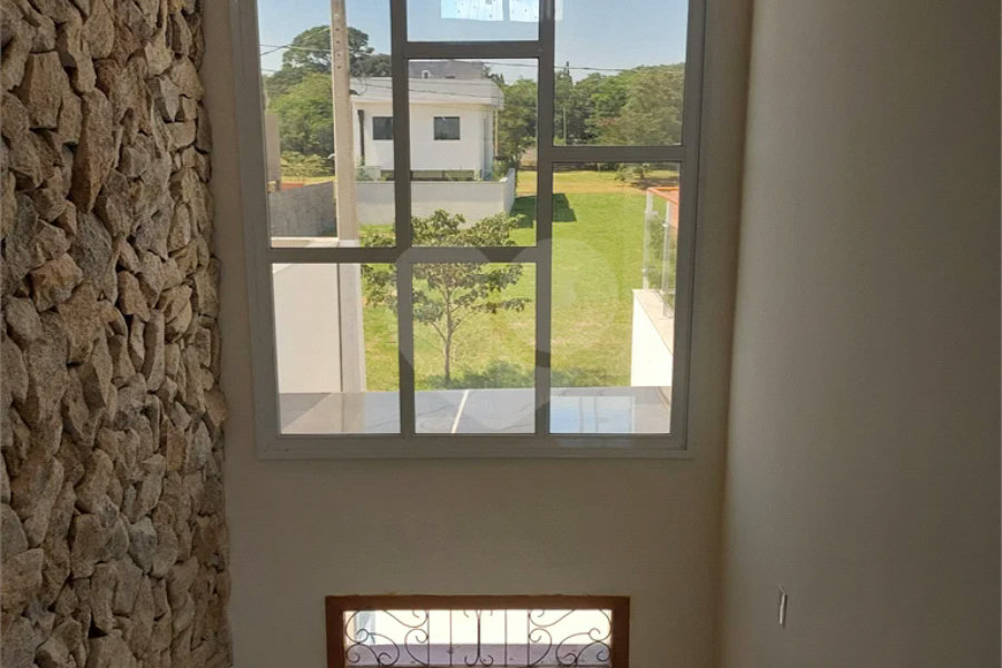 Sobrado recém-construído com 3 dormitórios em condomínio fechado em Piracicaba-SP.