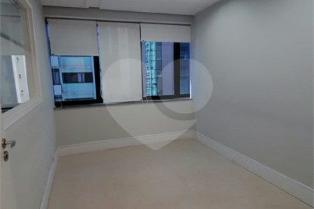 SALA COMERCIAL, 106m2, NO PARAISO