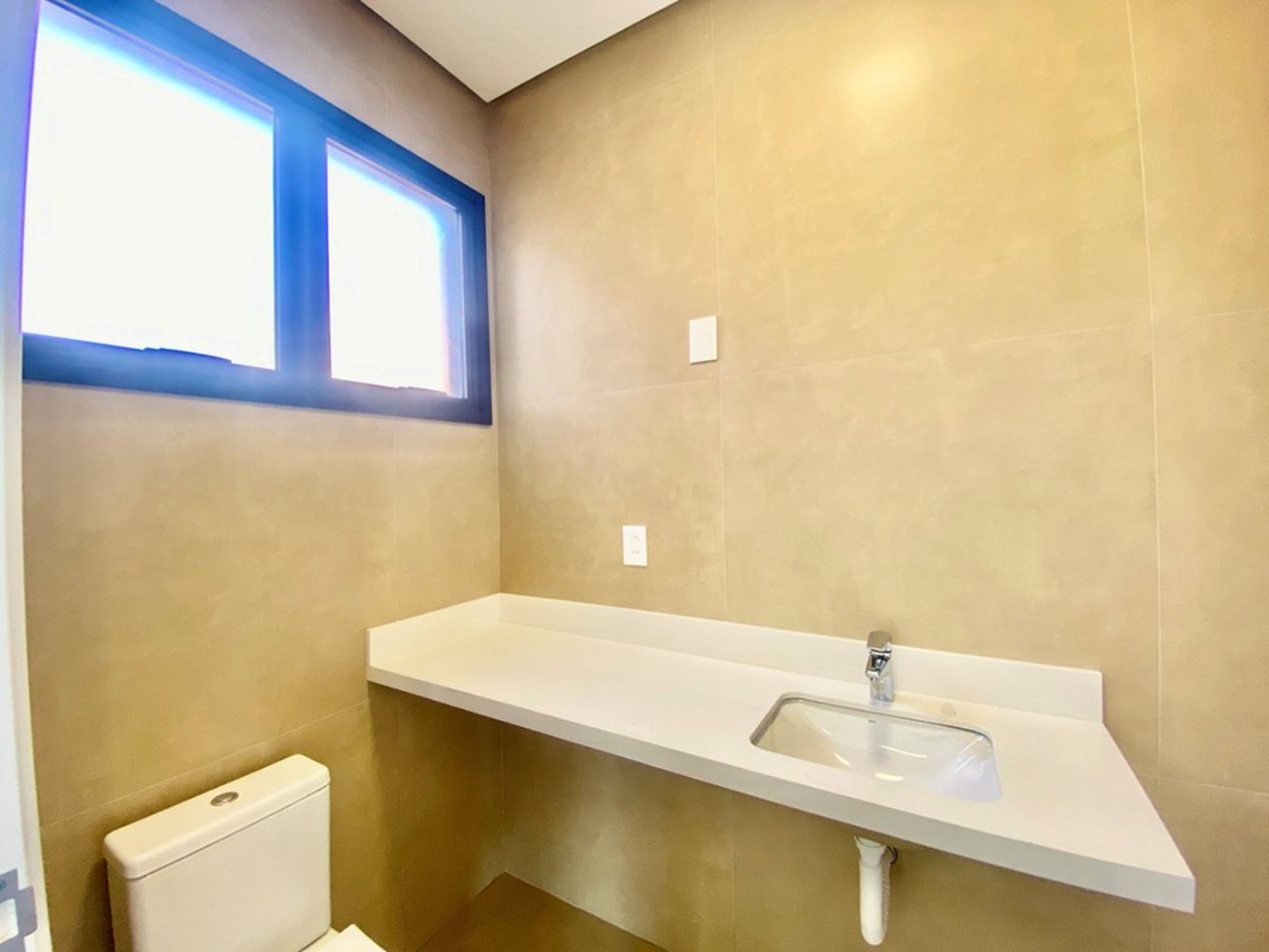 Casa à venda com 3 quartos, sendo 3 suítes, no condomínio Vila Giardino, Jundiaí - SP