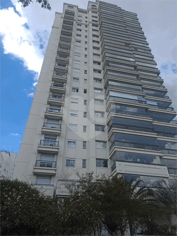 Apartamento a venda com 252 m² no Campo belo.