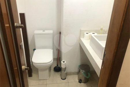 Sobrado completo e espaçoso em São Caetano do Sul | 3 Suítes | 5 a 7 Vagas de garagem