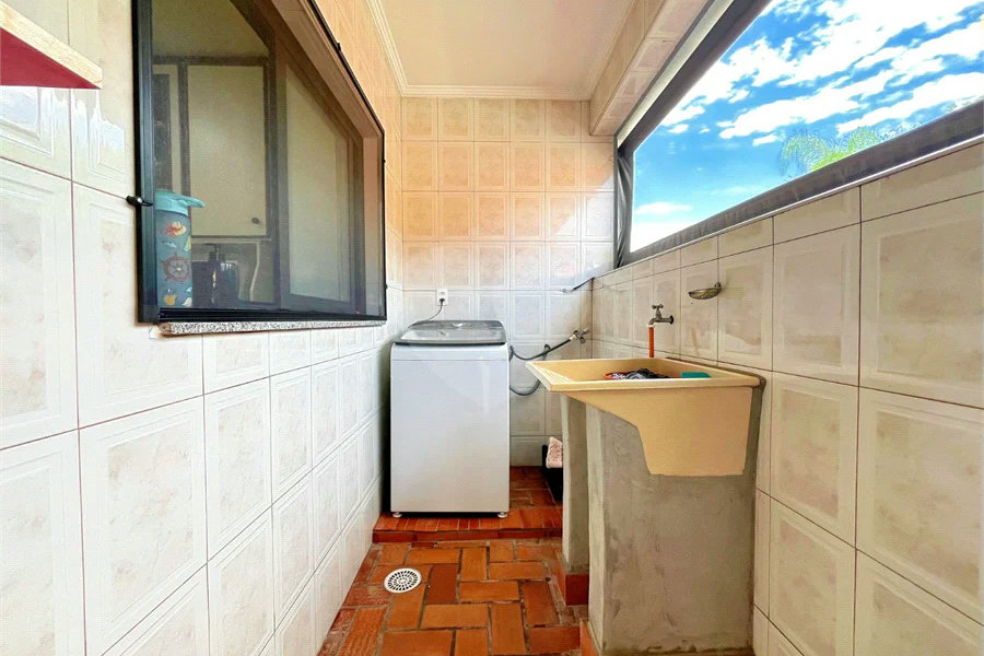 Casa à venda com 4 quartos, sendo 1 suíte,  em Loteamento Santa Rosa, Piracicaba, SP