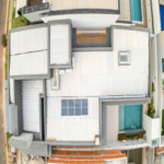 Indaiatuba - Condominio Sapezal - R$ 2.400.000,00 - Área Total 360,00 m² - Área Construída 213,32 m² - TÉRREA - 03 suítes sendo a master com closet; - Escritório; Lavabo; Cozinha com cooktop e planejados; Gourmet com churrasqueira; Ambientes preparados para ar condicionado; Piscina com cascata,