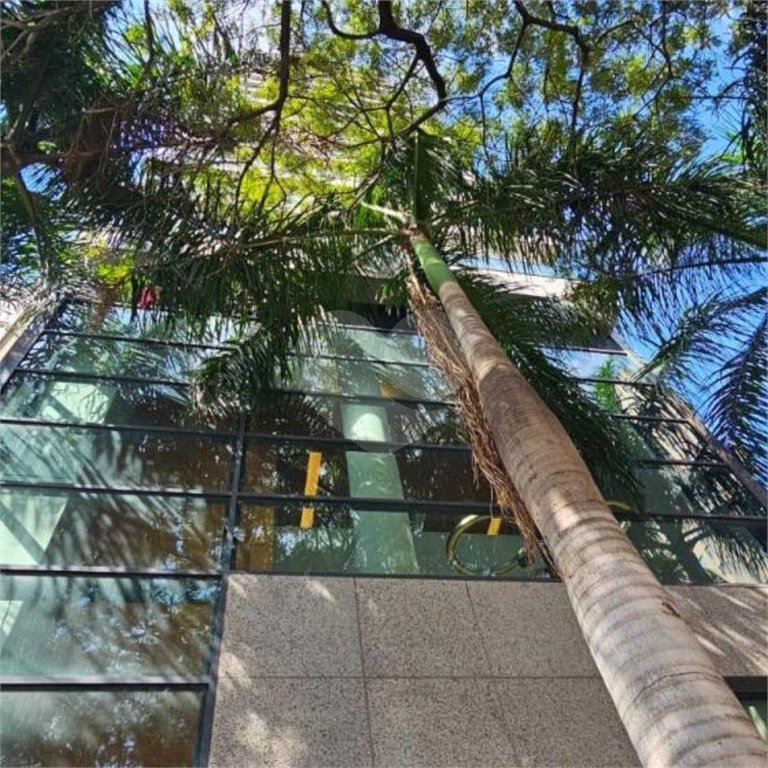 Apartamento no Itaim Bibi de 45m2 com 1 dorm, 1 banheiro, 1vaga. Estuda permuta. Viva a um passo dos melhores shoppings, hospitais, escolas e rodovias principais com 1 dorm, 1 banheiro, 1 vaga. Estuda permuta